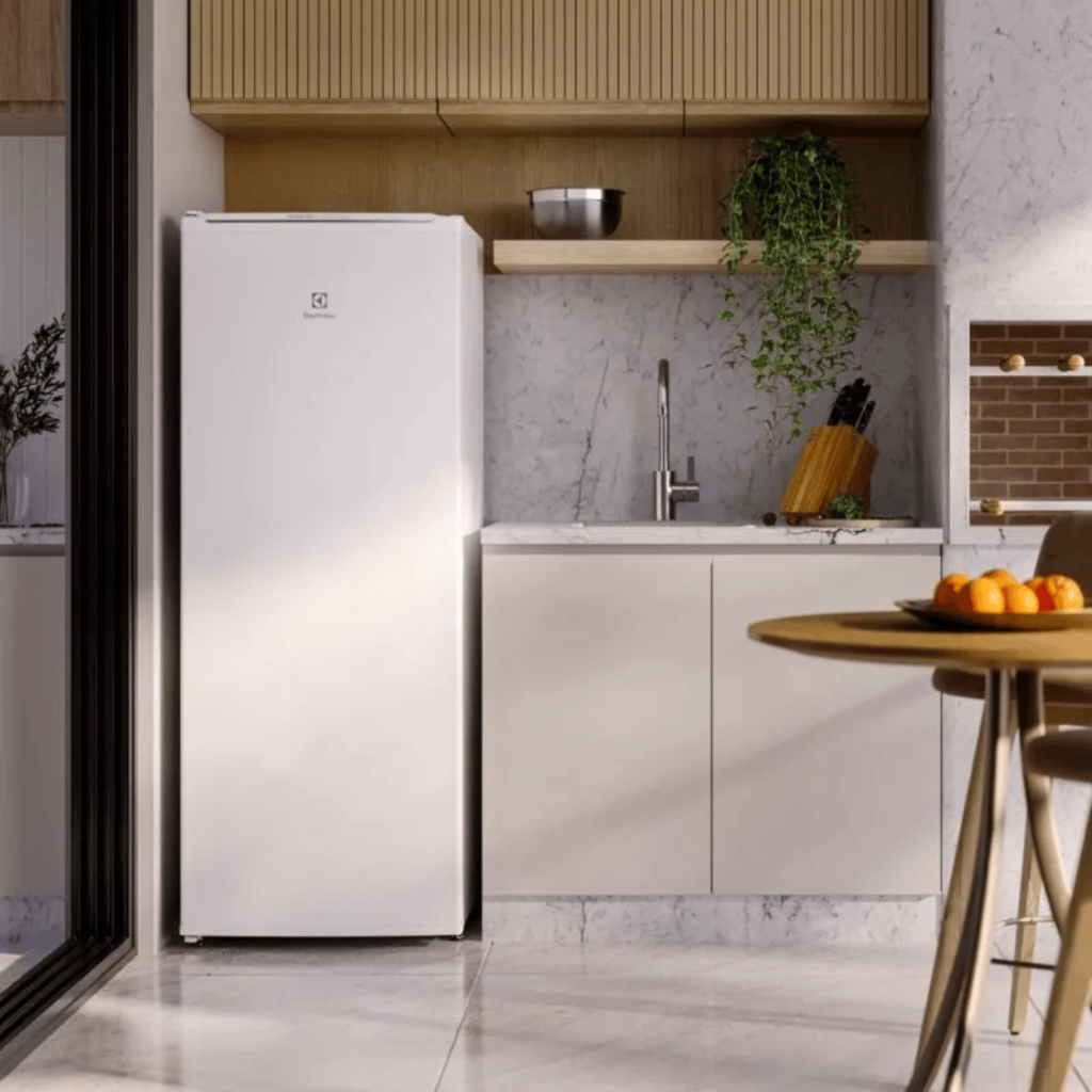 Freezer Vertical 197L FEI23 Inverter Electrolux 220V de Gaveta